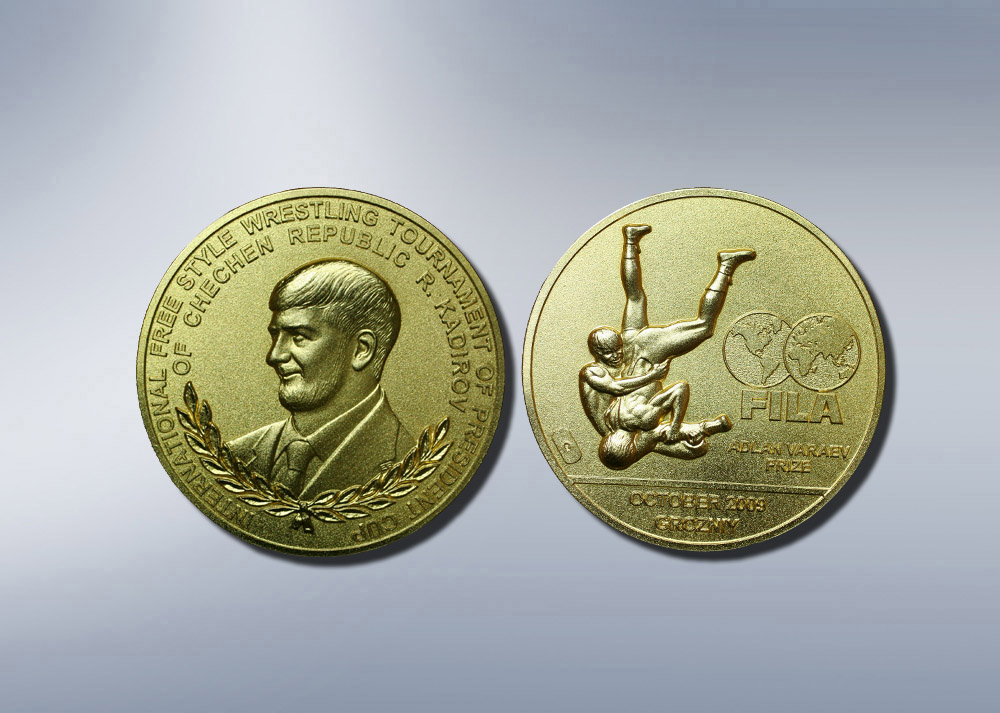 Орден имени ахмата кадырова. Орден ахмата кадырова (чечни). Звезда кадырова орден. Награды кадырова рамзана ахматовича. Герой рамзан кадыров награждение.